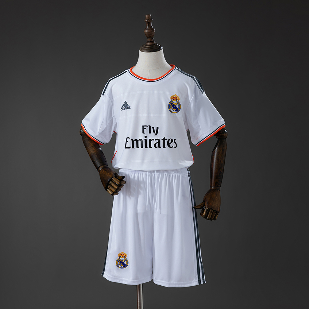 Real Madrid 13/14 Home Retro Kids Kit Jersey Size 16-28 3