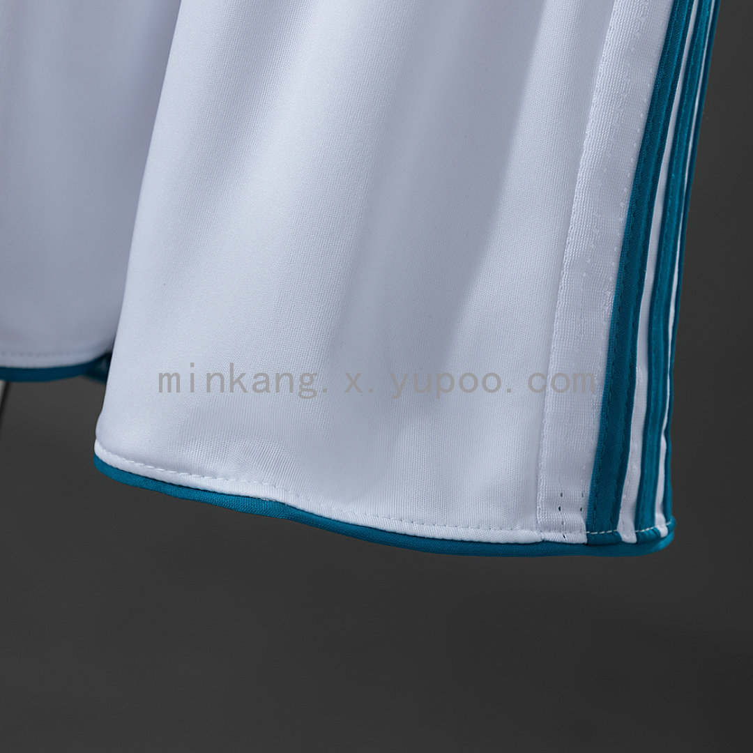 Real Madrid 17/18 Home Retro Kids Kit Jersey Size 16-28 4