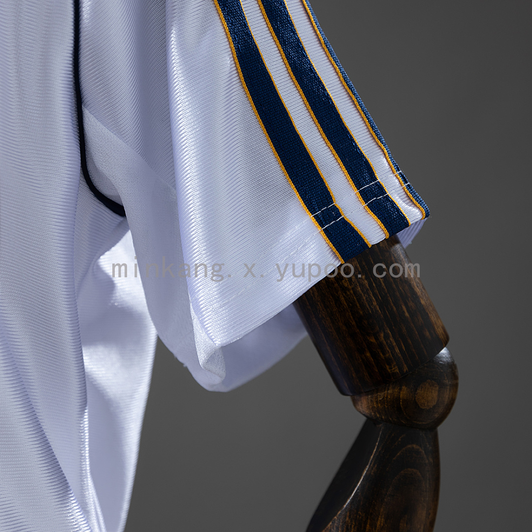 Real Madrid 98/00 Home Retro Kids Kit Jersey SIZE 16-28 6