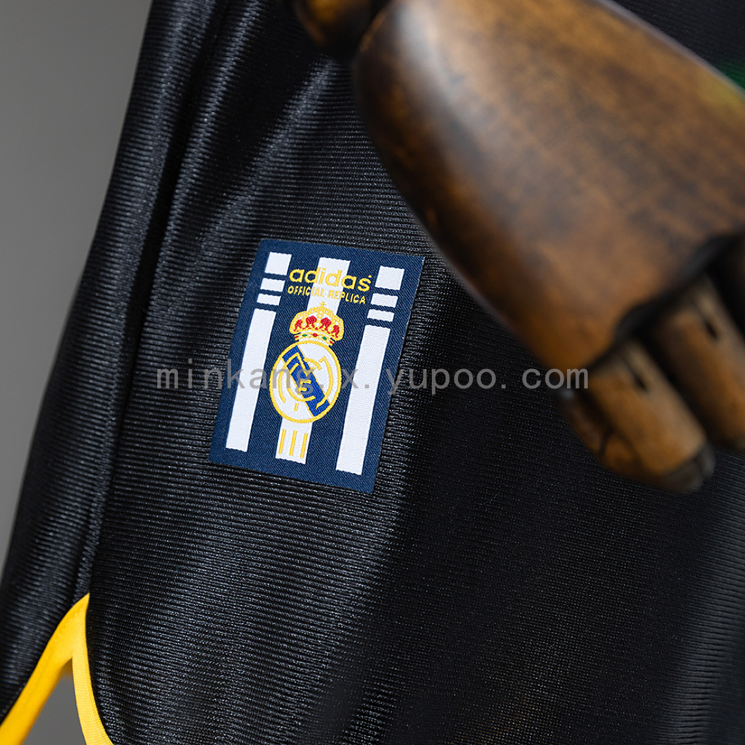 Real Madrid 99/01 Away Retro Kids Kit Jersey Size 16-28 11