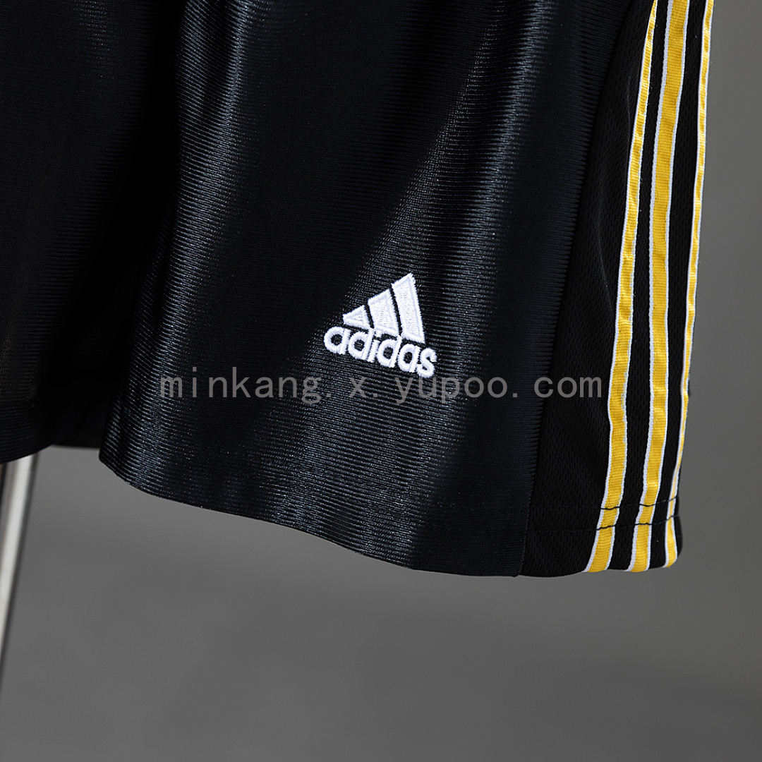 Real Madrid 99/01 Away Retro Kids Kit Jersey Size 16-28 4