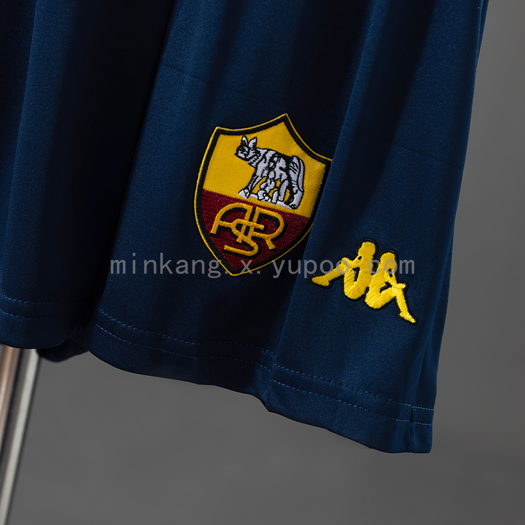 Roma 00/01 Champion Edition Retro Kids Kit Jersey SIZE 16-28 4
