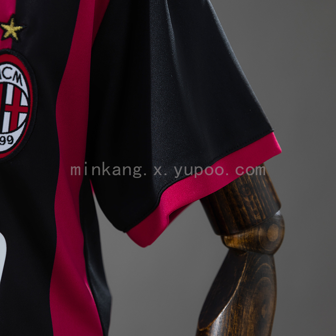 AC Milan 09/10 Home Retro Kids Kit Jersey Size 16-28 7