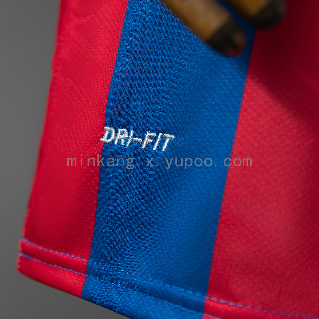 Barcelona 10/11 Home Retro Kids Kit Jersey Size 16-28 11