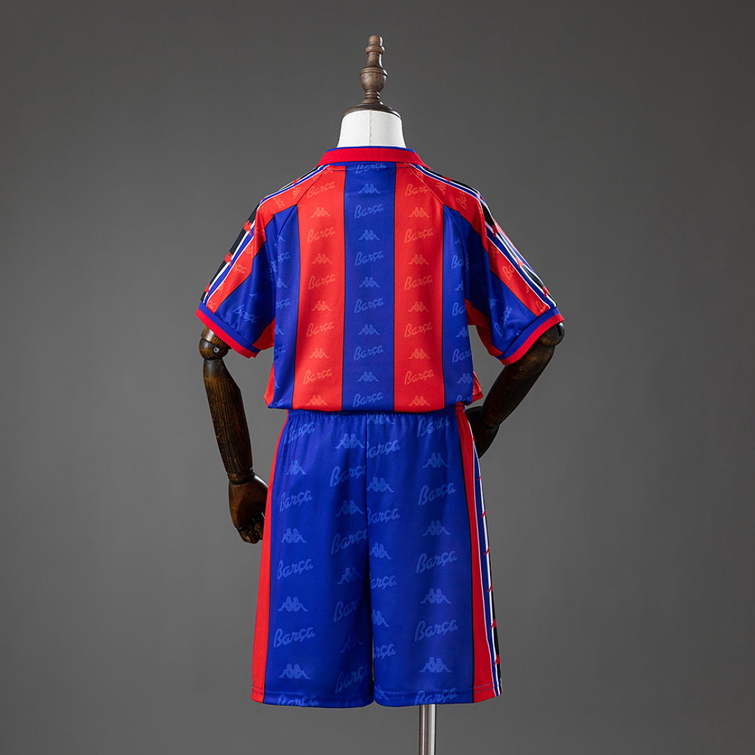 Barcelona 96/97 Home Retro Kids Kit Jersey Size 16-28 2