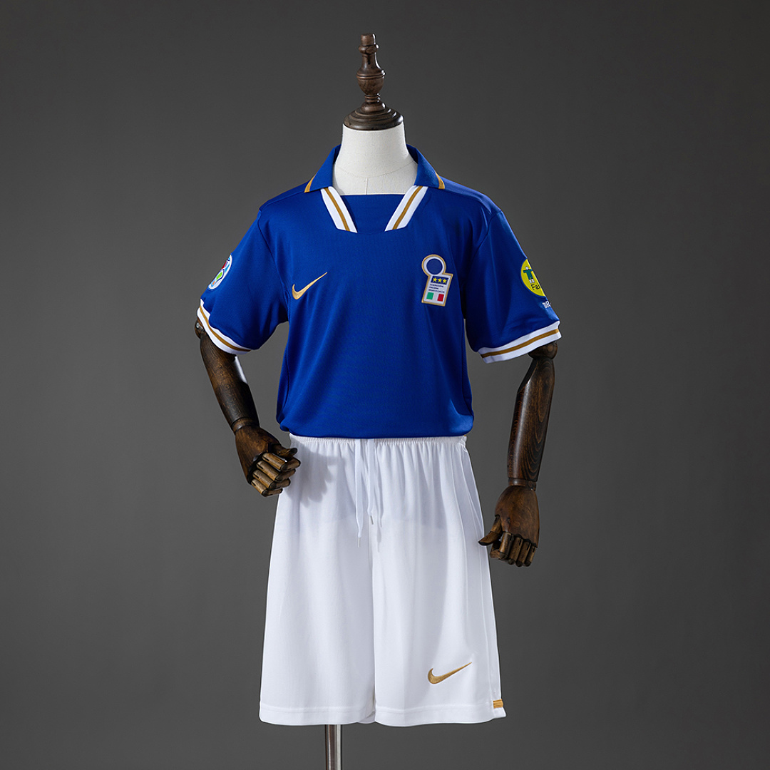 Italy 1996 Home Retro Kids Kit Jersey Size 16-28 3