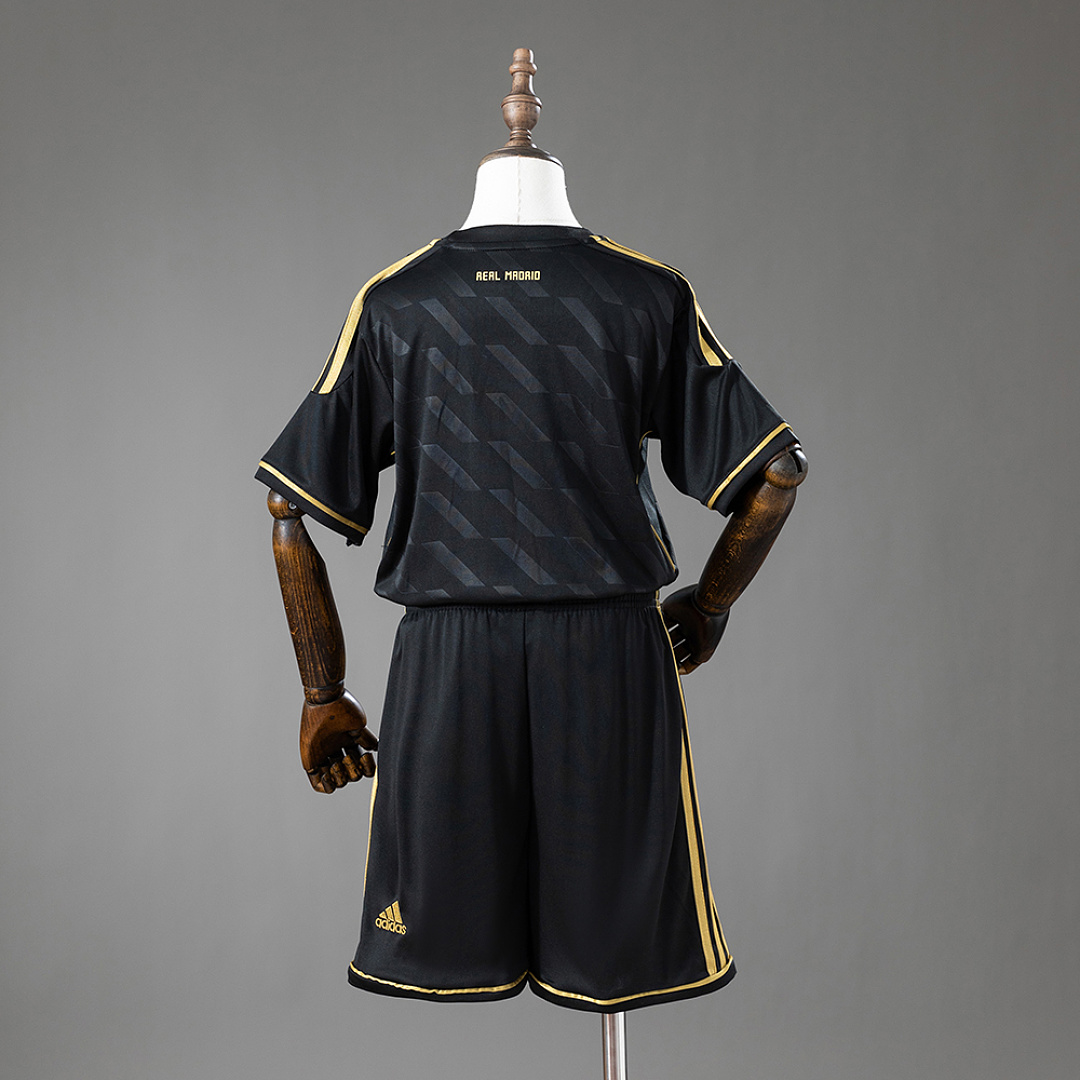 Real Madrid 11/12 Away Retro Kids Kit Jersey Size 16-28 2