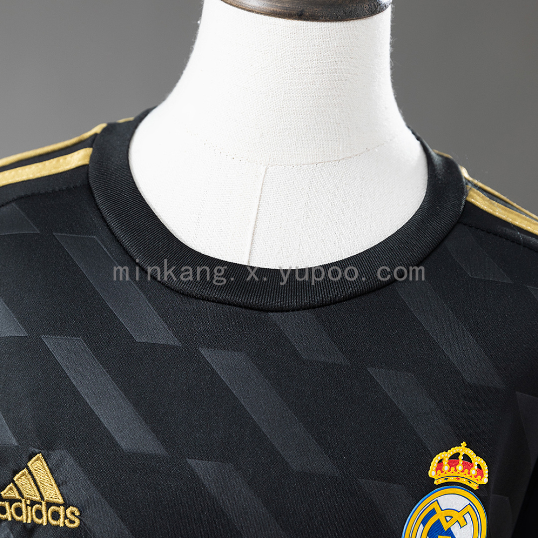 Real Madrid 11/12 Away Retro Kids Kit Jersey Size 16-28 10