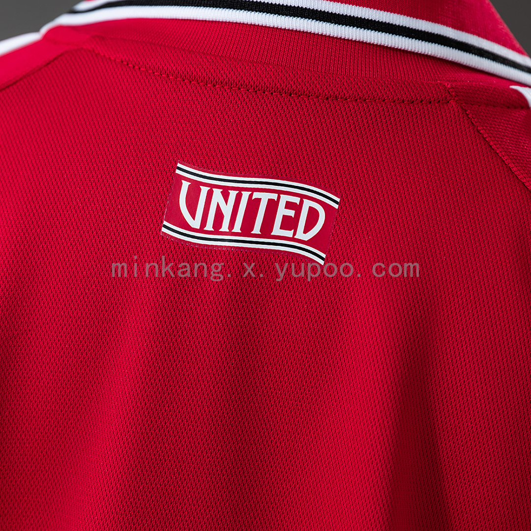 M-U 26/27 Home Kids Kit Jersey Size 16-28 4