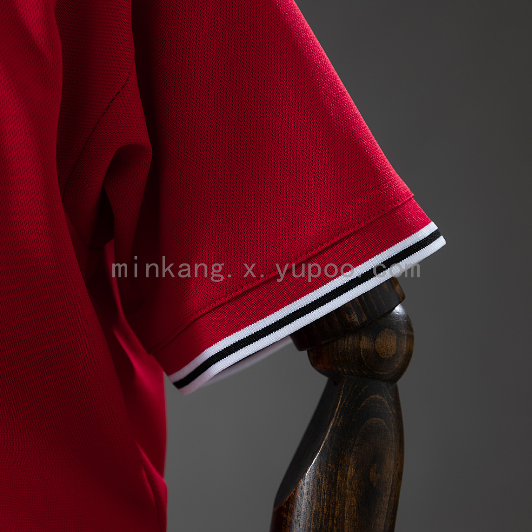 M-U 26/27 Home Kids Kit Jersey Size 16-28 7