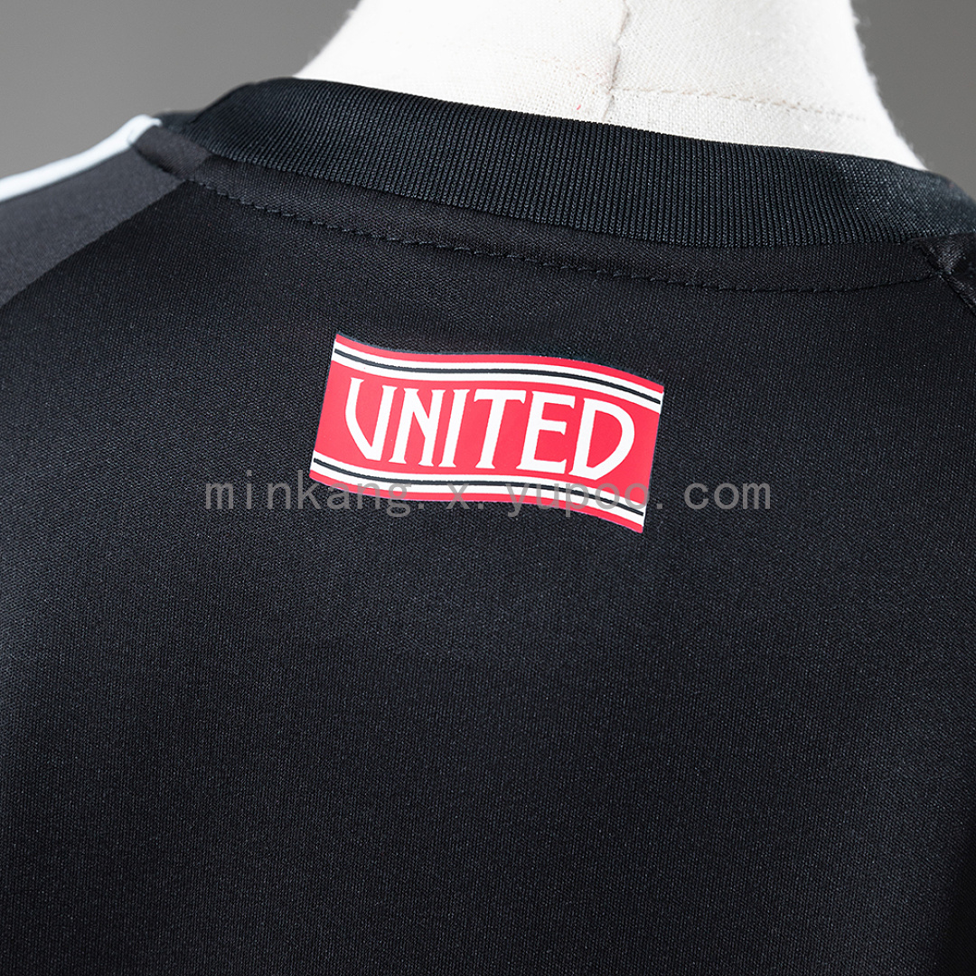 M-U 26/27 Goalkeeper Kids Kit Jersey Size：16-28 12