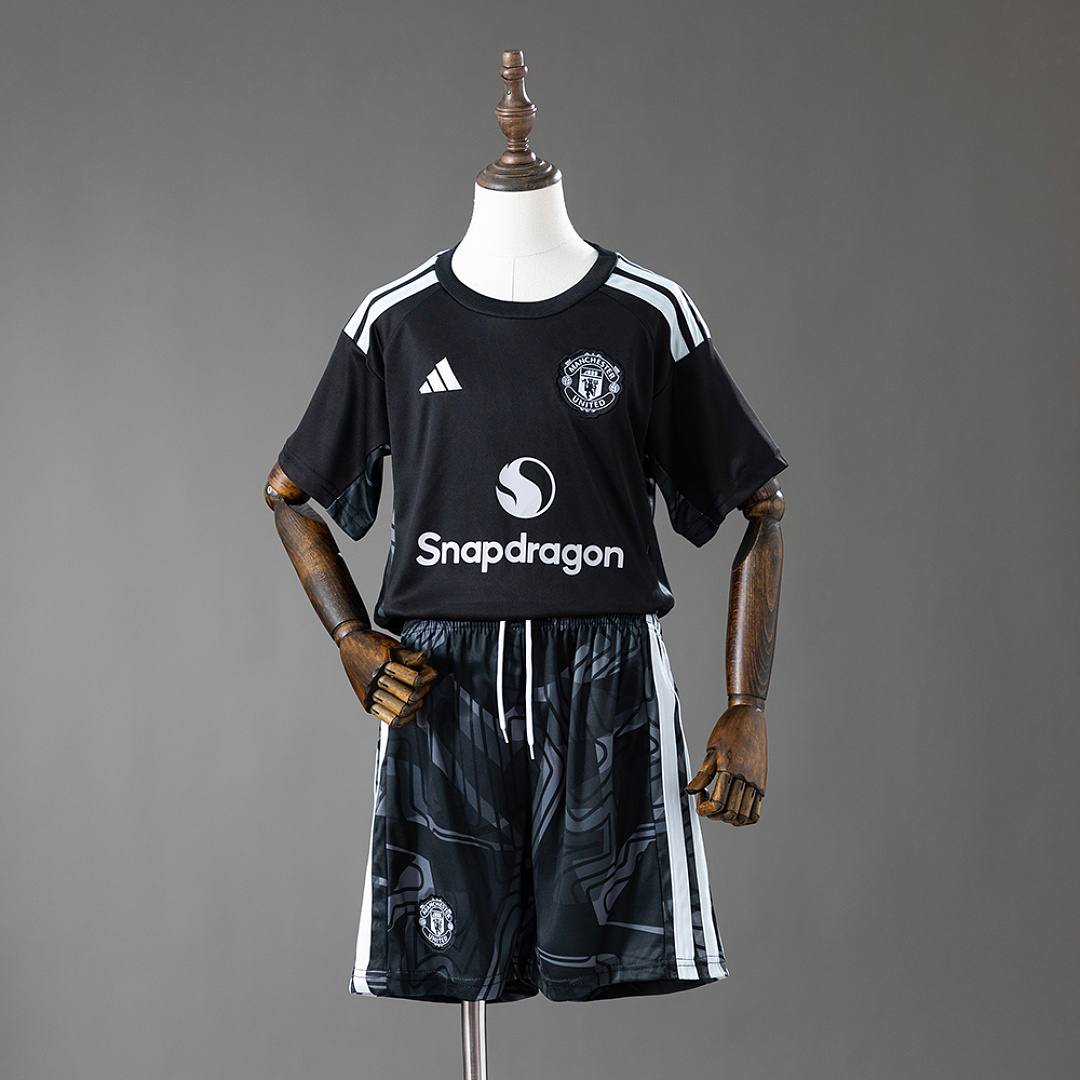 M-U 26/27 Goalkeeper Kids Kit Jersey Size:16-28