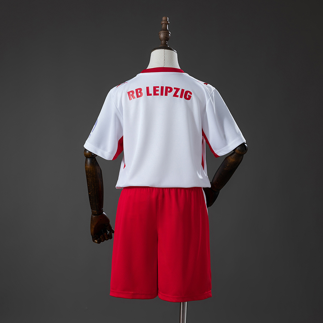 RB Leipzig 26/27 Home Kids Kit Jersey Size 16-28 2