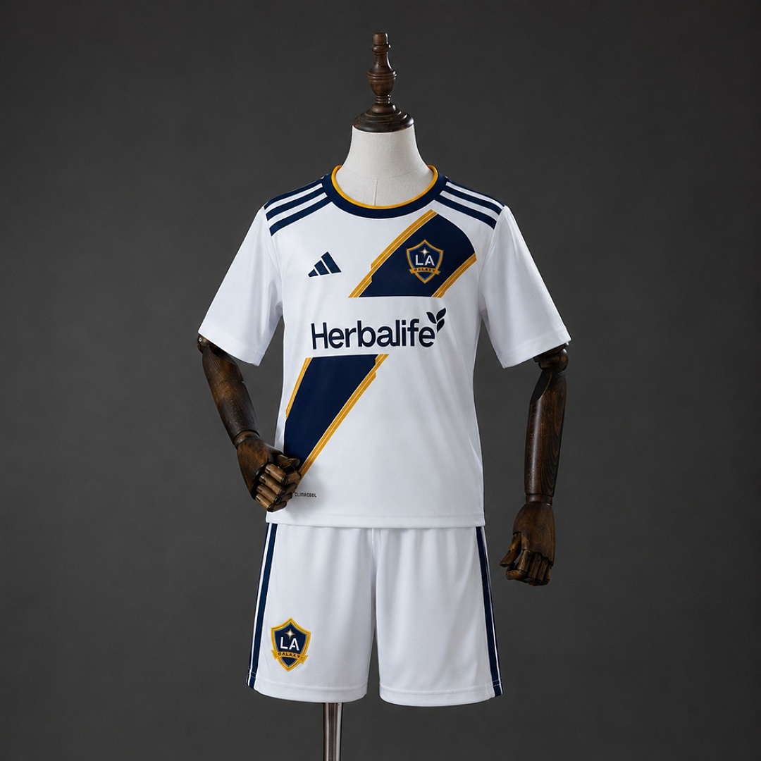 LA Galaxy 26/27 Home Kids kit Size 16-28 2