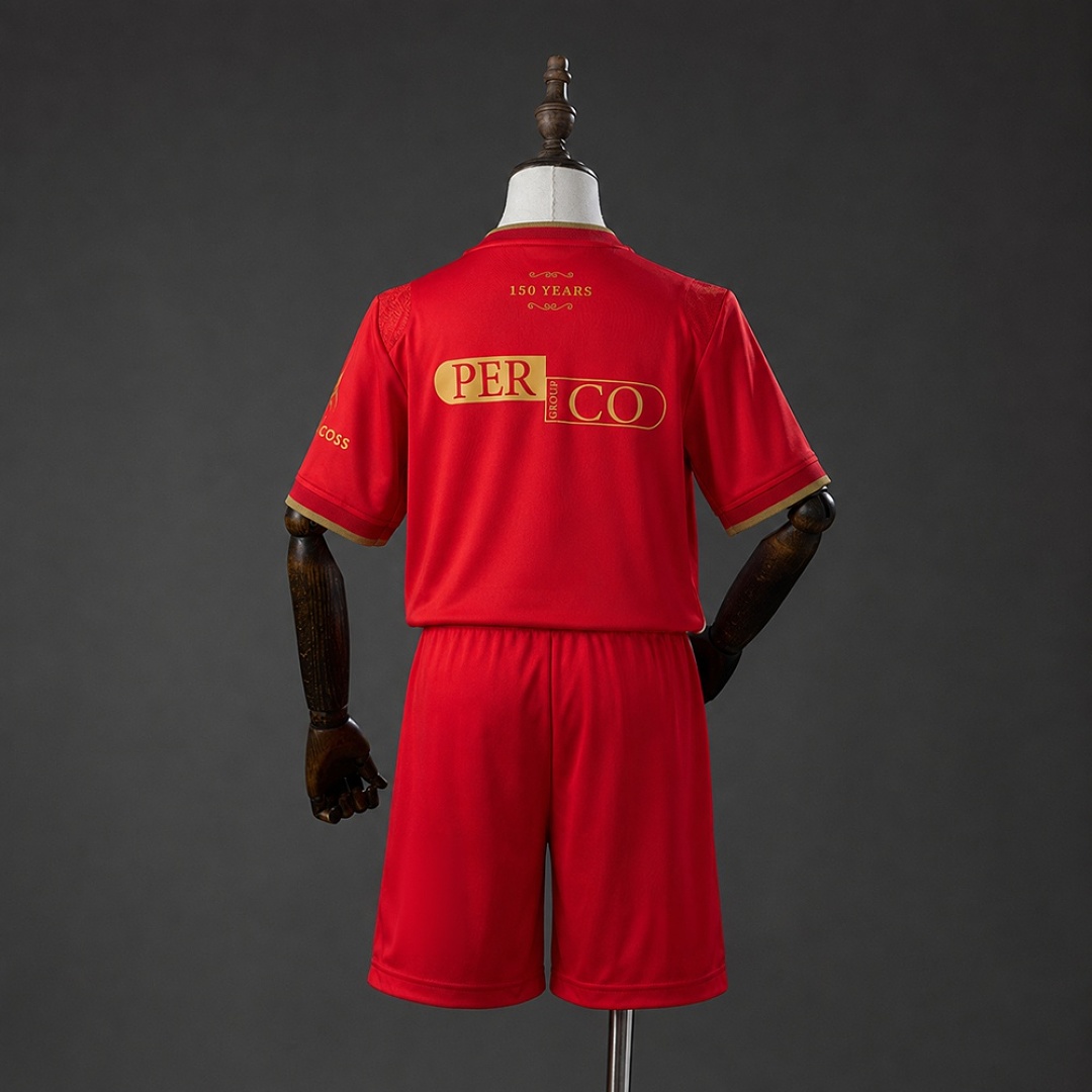 Middlesbrough 26/27 Home Kids kit Size 16-28 3