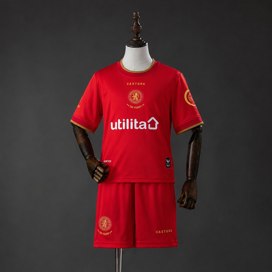 Middlesbrough 26/27 Home Kids kit Size 16-28