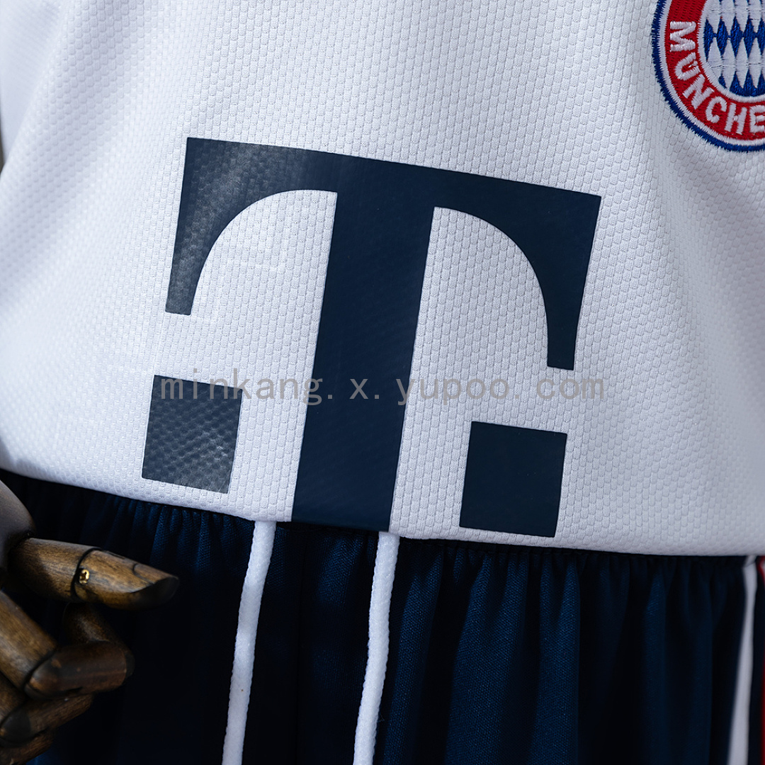 Bayern Munich 26/27 Away Kids Kit Jersey Size：16-28 9