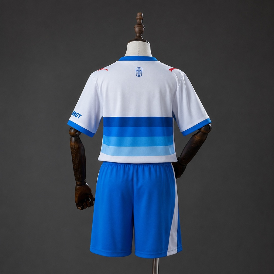 Universidad Católica 26/27 Home Kids kit Size 16-28 2