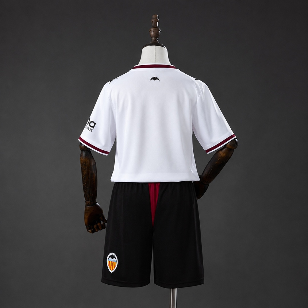 Valencia 26/27 Home Kids kit Size 16-28 2