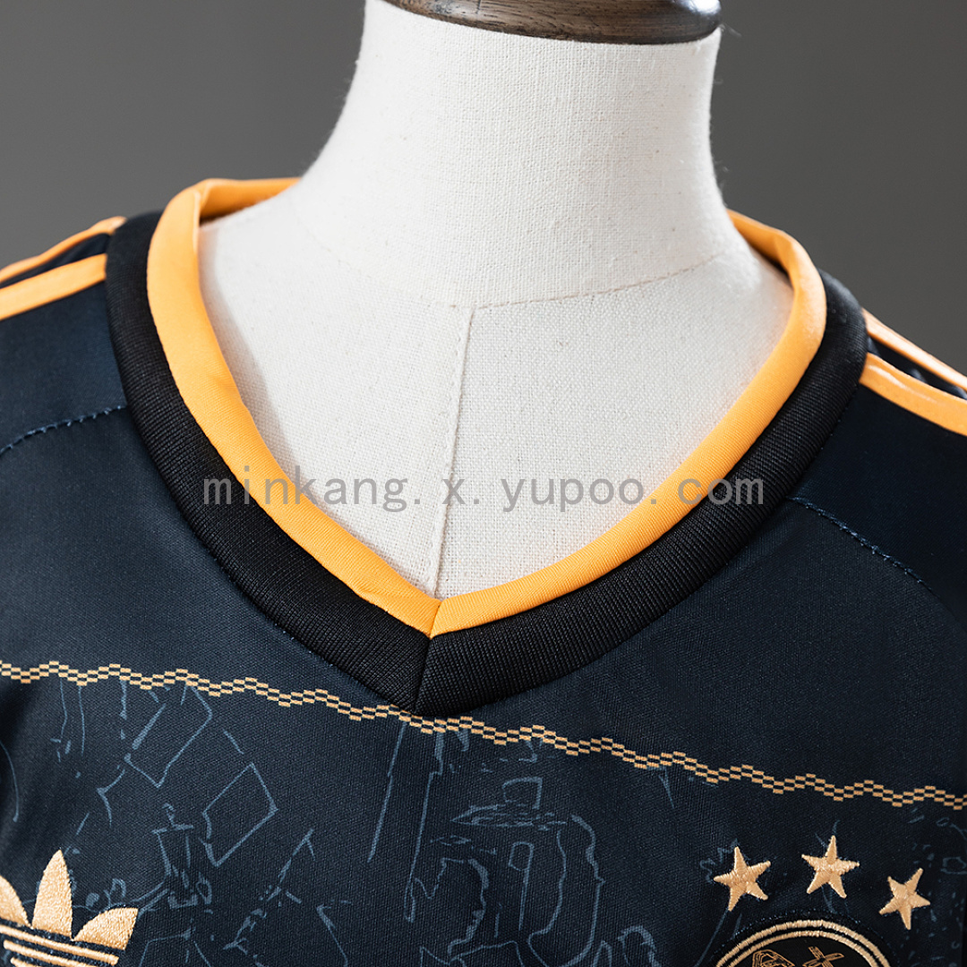 Ajax 26/27 Away Kids kit Size 16-28 12