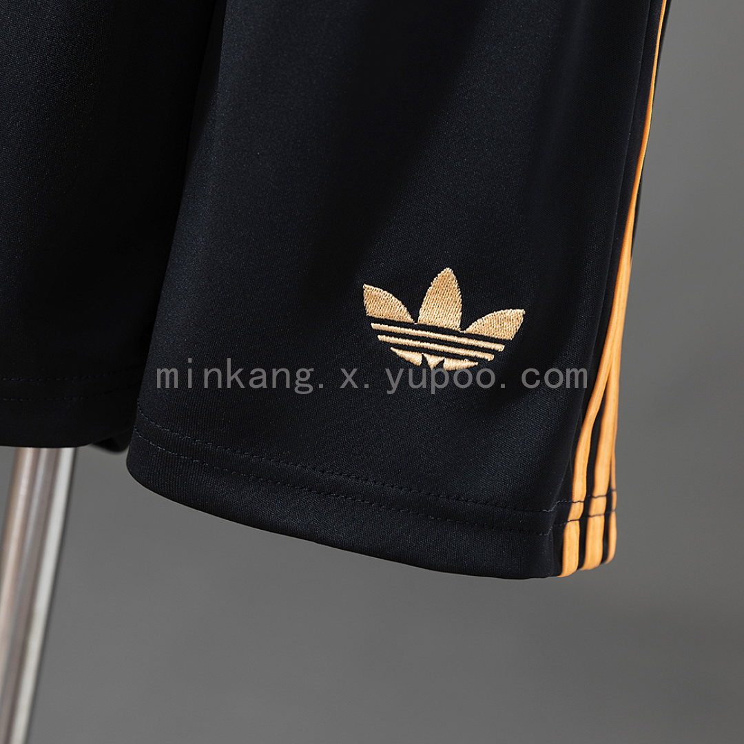 Ajax 26/27 Away Kids kit Size 16-28 6