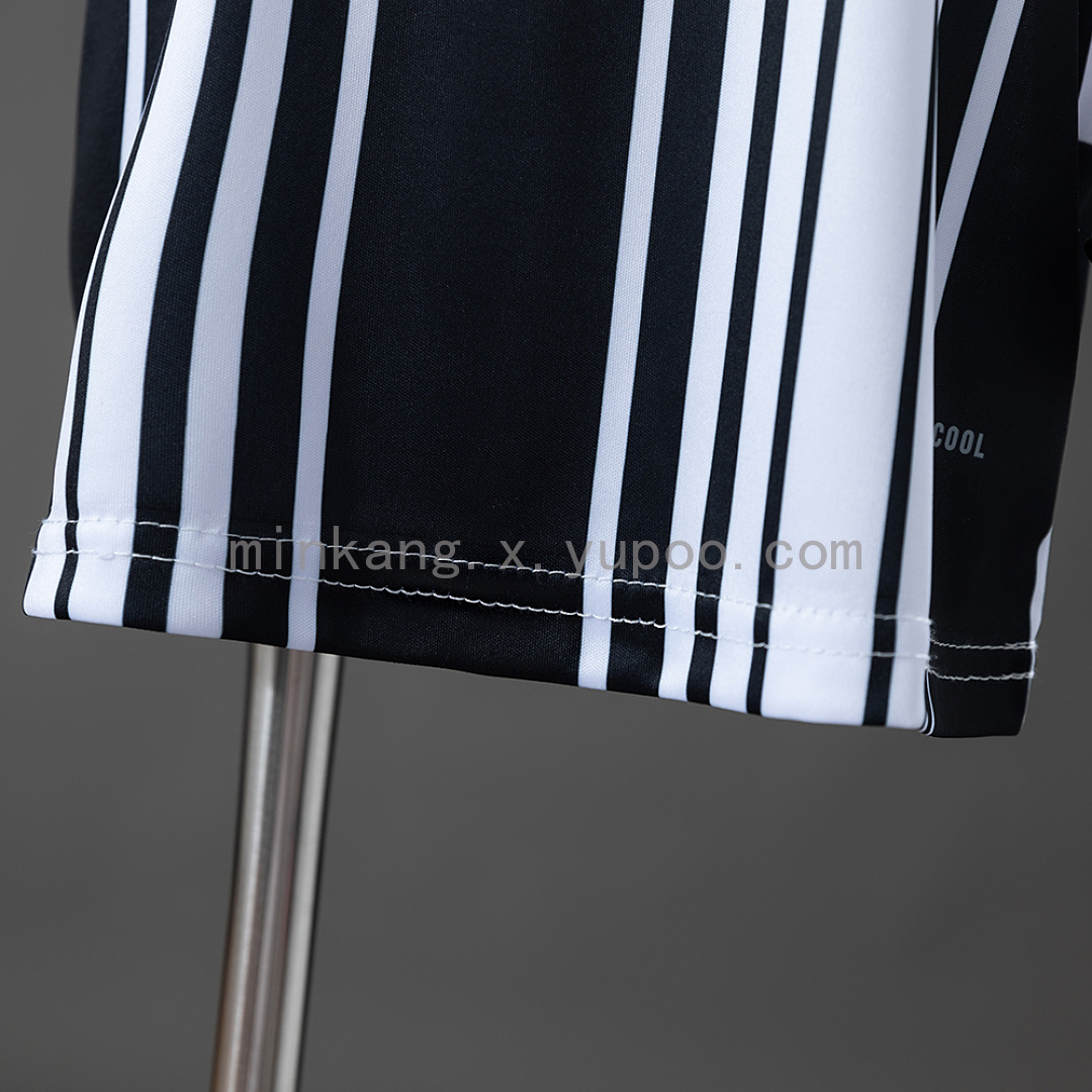 Newcastle United 26/27 Home Kids kit Size 16-28 5