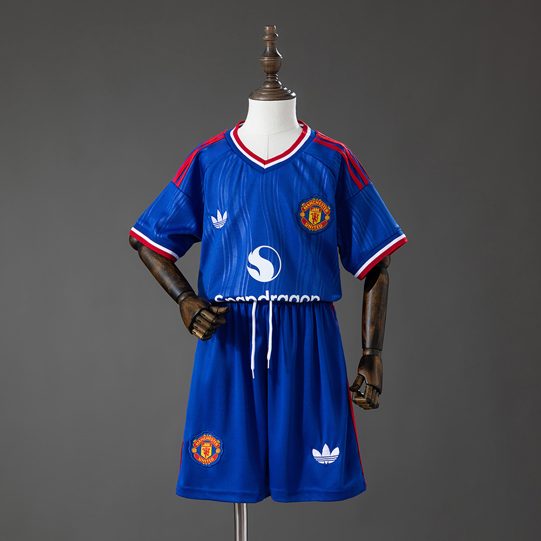 M-U 26/27 Away Kids Kit Jersey Size 16-28 3