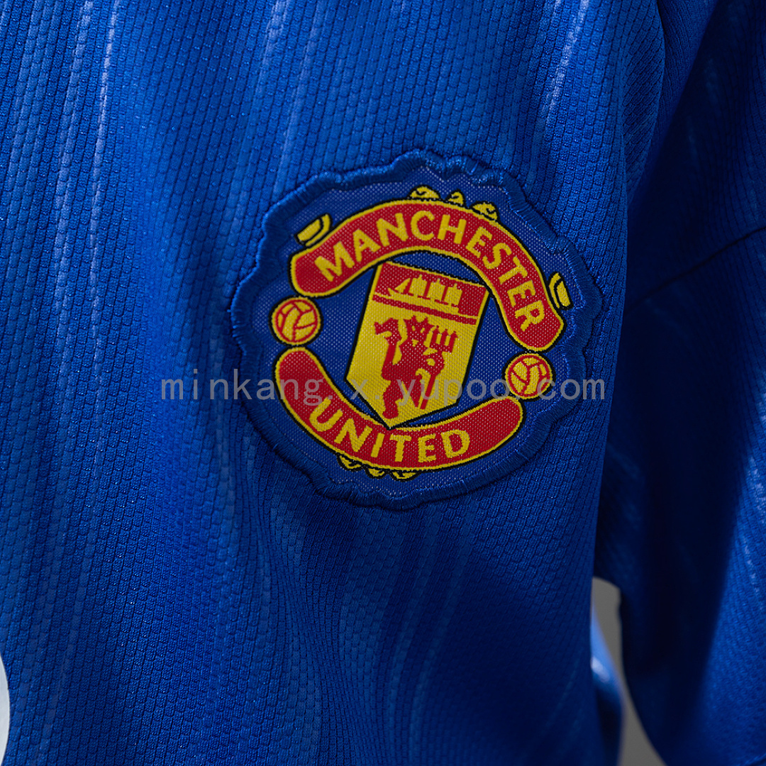 M-U 26/27 Away Kids Kit Jersey Size 16-28 10