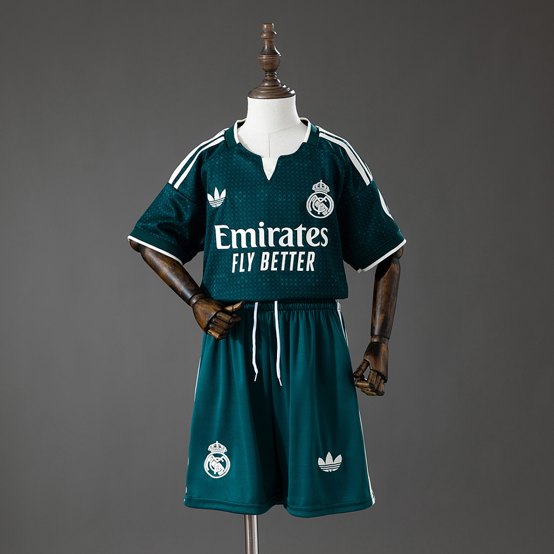 Real Madrid 26/27 Away Kids Kit Jersey Size 16-28 3