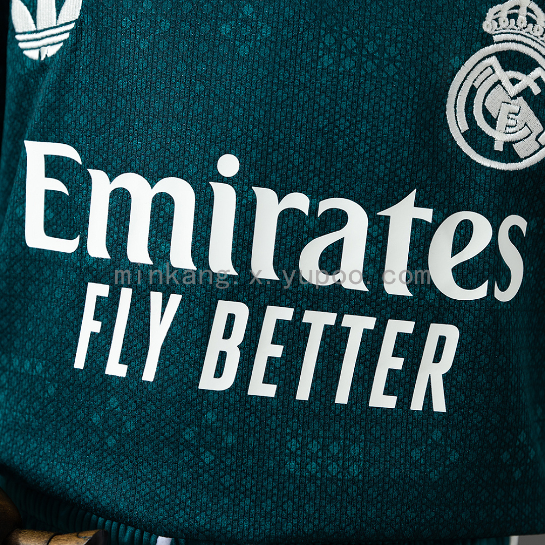 Real Madrid 26/27 Away Kids Kit Jersey Size 16-28 8