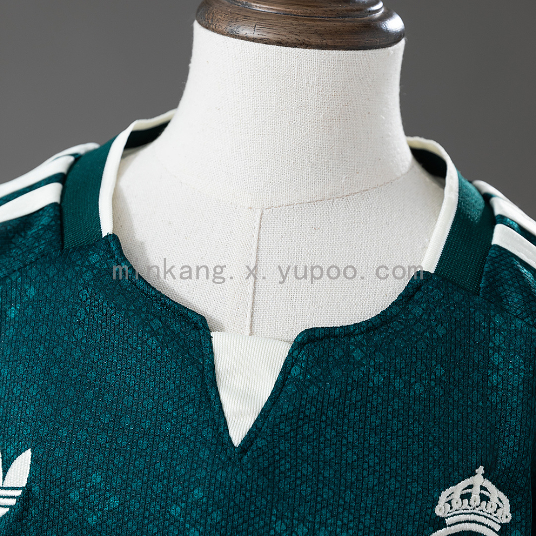 Real Madrid 26/27 Away Kids Kit Jersey Size 16-28 9