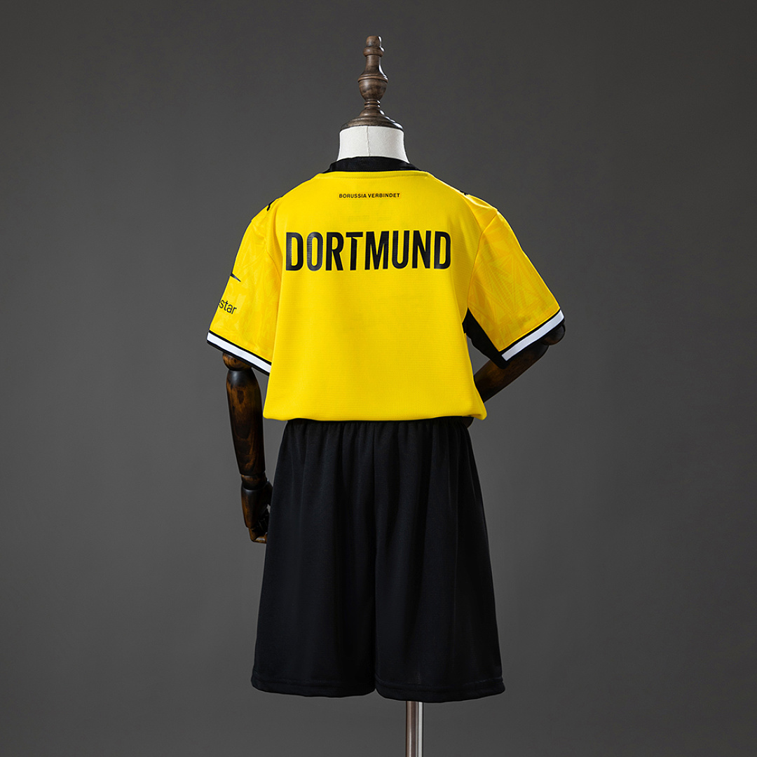 Borussia Dortmund 26/27 Home Kids kit Jersey Size 16-28 3