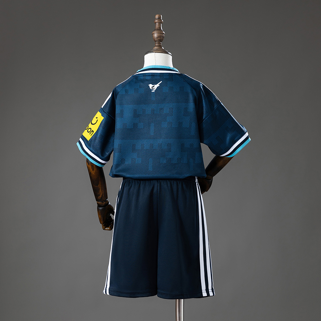 Newcastle United 26/27 Away Kids kit Size 16-28 3
