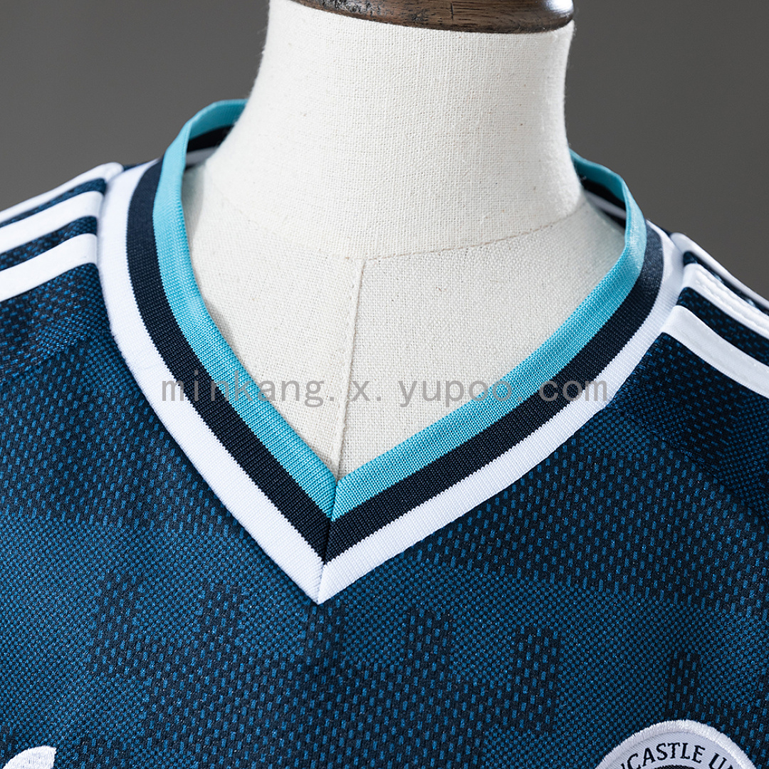 Newcastle United 26/27 Away Kids kit Size 16-28 5