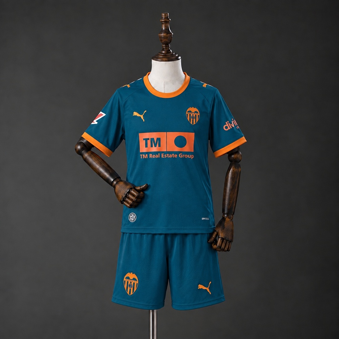 Valencia 26/27 Away Kids Kit Size 16-28 3