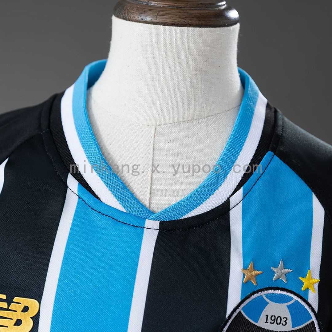 Gremio 26/27 Home Kids Kit Size 16-28 7